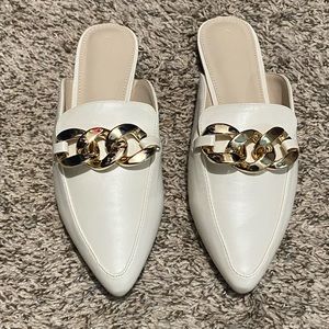 Women’s mule flats